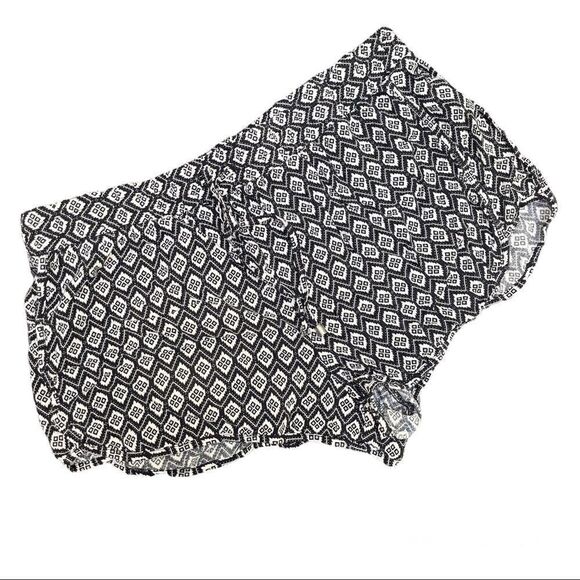 FOREVER 21 BLACK & WHITE PATTERNED DRAWSTRING WAIST SHORTS SIZE L - Picture 1 of 9